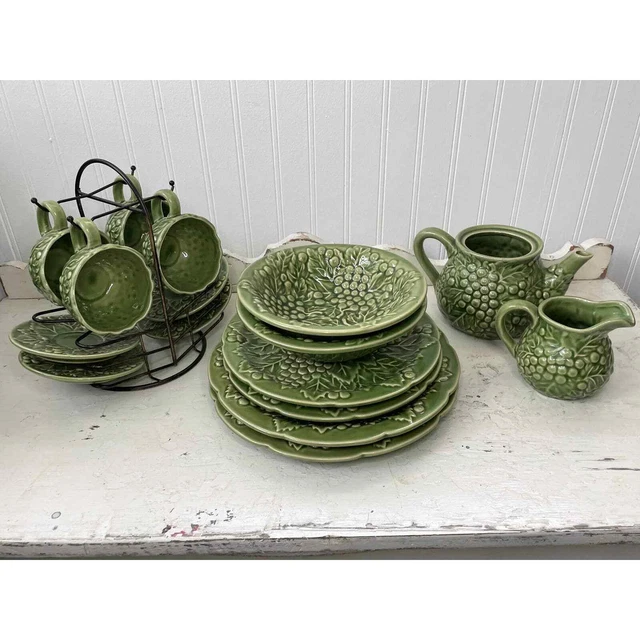 Vintage 16p Grape Dinnerware Set, Grapevine Tea Set, Green Majolica Plate, Bowl