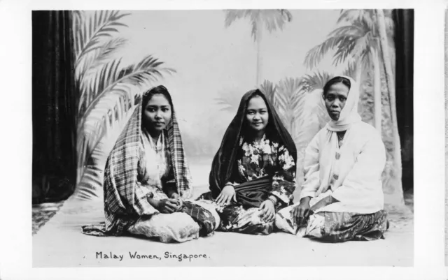 Singapore Old Real Photo Postcard Malay Family Group, Native Women