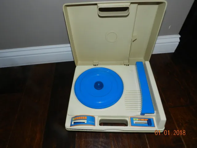 Vintage Fisher Price Phonograph Kids Turntable Record Player #825 1978