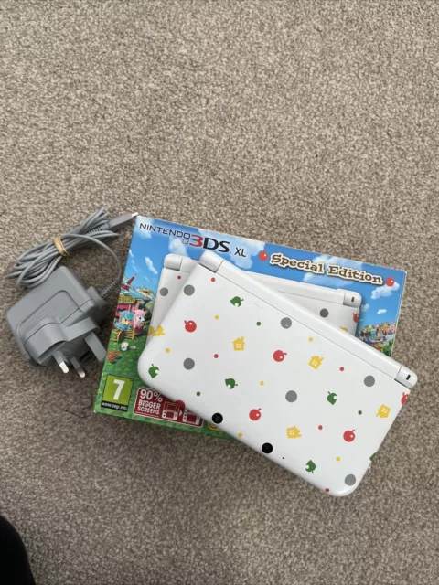 Nintendo 3DS XL Animal Crossing Edition