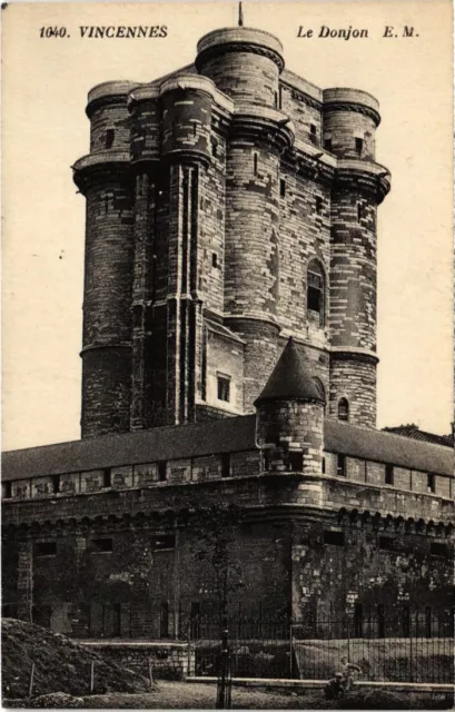 CPA Vincennes Le Donjon (1346968)