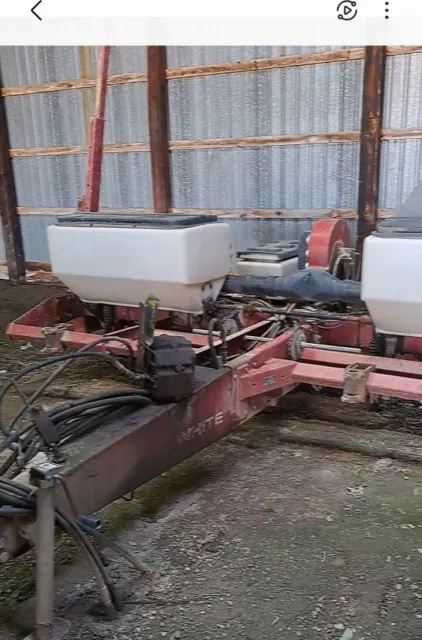Used White 6100 4 Row Corn Planter With Monitor