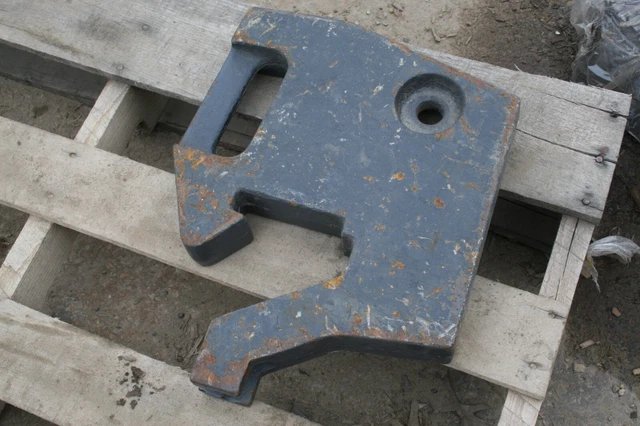 52Lb Kubota Suitcase Weight Tractor 52Lb Kubota Suitcase Weight Tractor