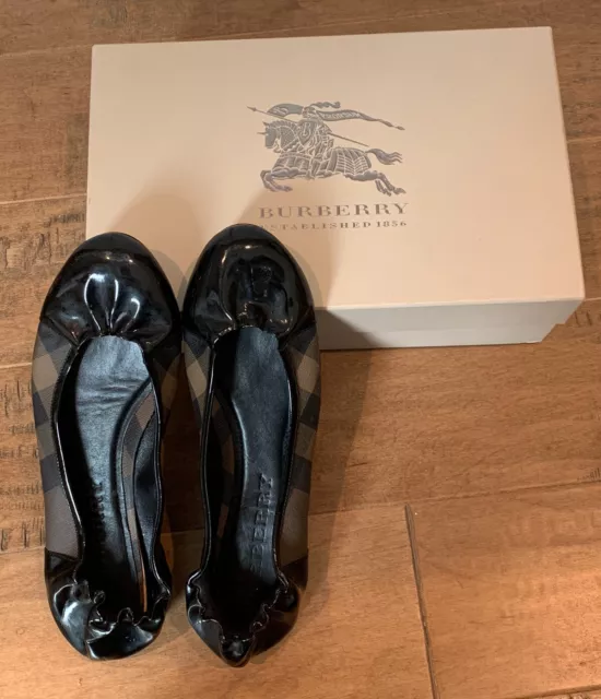 Burberry Women's Nova Soft Ballerina Flats Size 39.5 Pre-Owned with BOX!