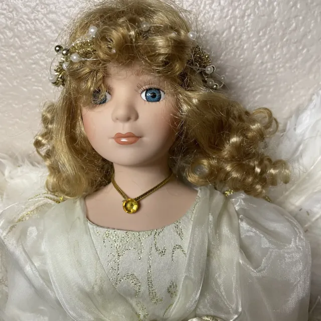2002 THE HERITAGE SIGNATURE COLLECTION Porcelain Angel Doll Angelica #80004 3