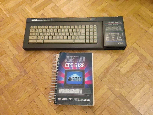 1 Amstrad CPC 6128 Plus - Ordinateur vintage (24