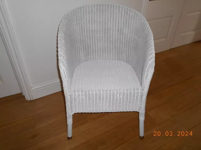 Lloyd Loom Bedroom / Casual Chair Freshly Painted Country White