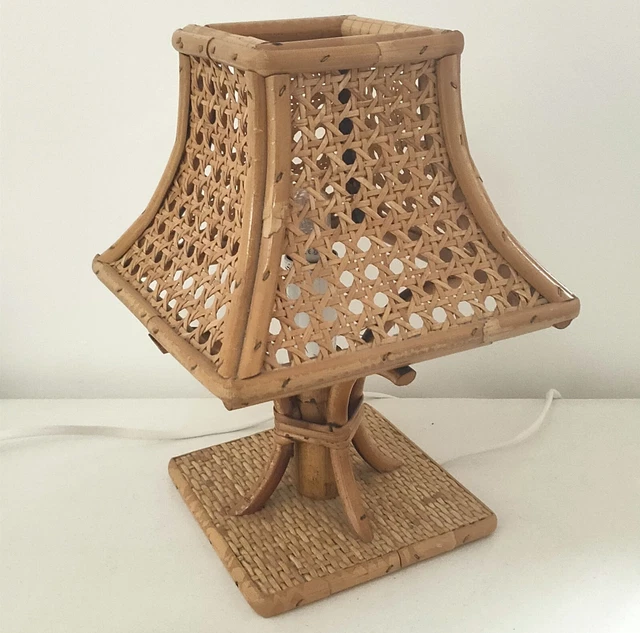 LAMPADA ABATJOUR DA TAVOLO IN RATTAN FUNZIONANTE anni '70.