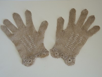 Superbe paire de GANTS EN DENTELLE ANCIENNE au point d'Irlande ou Crochet breton 