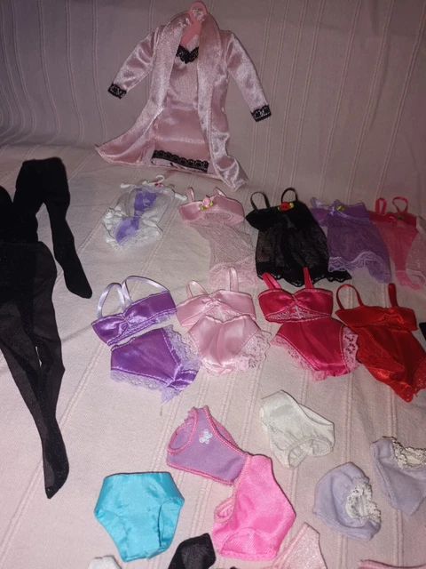 barbie superstar, lot 20 piéces barbie( muses, fashiontas