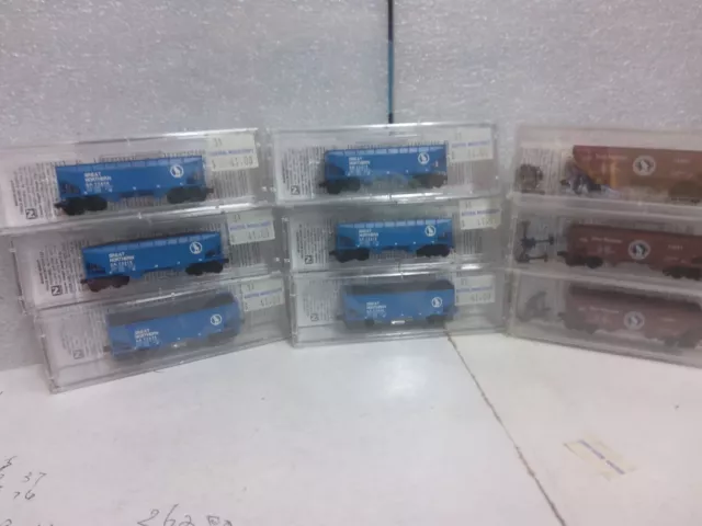 N Scale Micro Trains 33 Twin Bay Hoppers  Great Northern  X 9