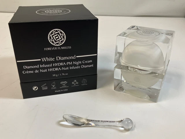 FOREVER FLAWLESS WHITE Diamond Infused Facial Peeling Gel - 50g