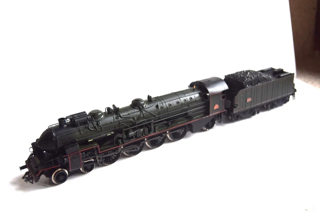 Locomotive Hornby SNCF – Échelle HO 1/87 – Loco-Tender 030 TU – Occasion