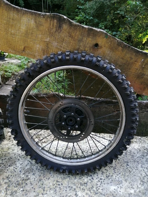 Roue Jante Avant Honda VF 750 F RC15 DID 2.50x16 - Occasion, Argentée, Pièce De Remplacement Pour Moto Routière