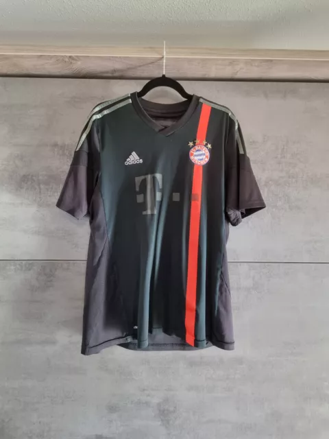 T-Shirt Fußball Trikot FC Bayern München Größe M