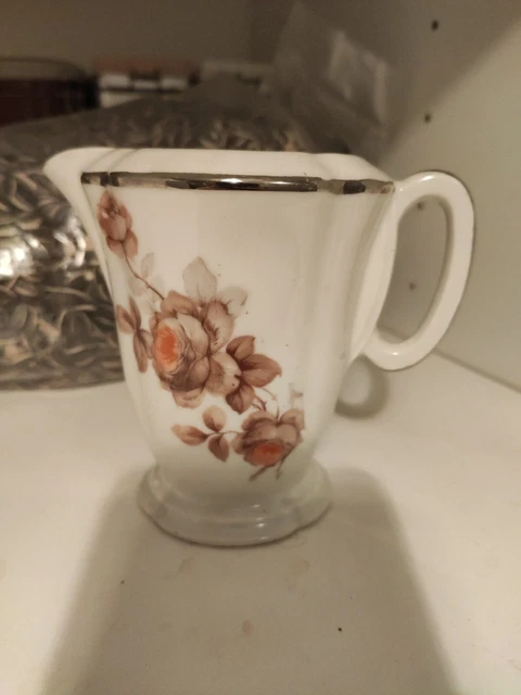 Tasses Et Pot A Lait Limosa
