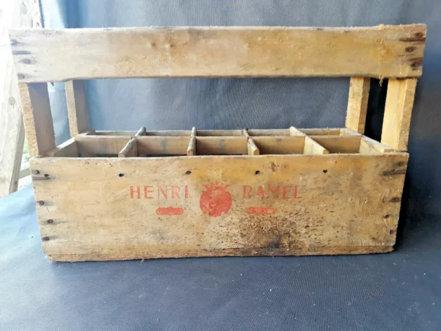 Ancienne caisse en bois de bistrot casier à bouteilles vintage old bottle rack