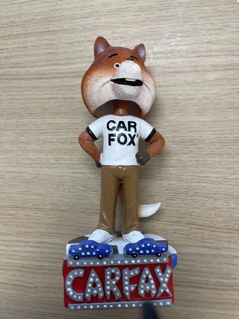 NIB EXCLUSIVE LAS Vegas CARFAX Car Fox Bobblehead 2020 Elvis 7” X