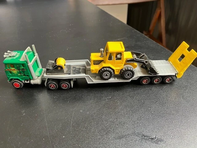 Camion Porte-fusée GMC Majorette échelle 1/87 HO - Modèle Occasion Kenworth 508D 1970 En Métal Noir
