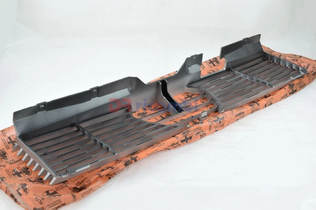 Grille De Radiateur ALFA ROMEO 155 Avec Cadre Rouge - Référence 60506207/1 - Neuf (peut Avoir Défauts Mineurs)