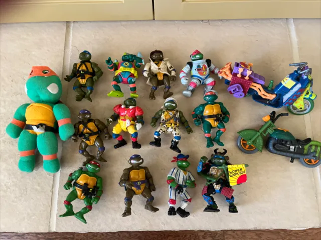 Lot of 12 VINTAGE Teenage Mutant Ninja Turtles 1988-1990 + 2 Cycles