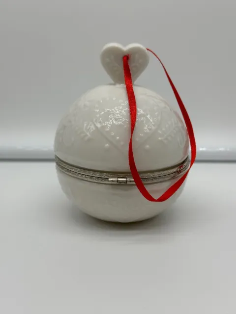 Villeroy & Boch Christmas Snowball Hinged Trinket Ornament