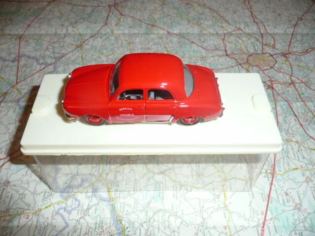 Q958 GITANES CIJ 1/100 Micro-Miniature Metal Renault Dauphine