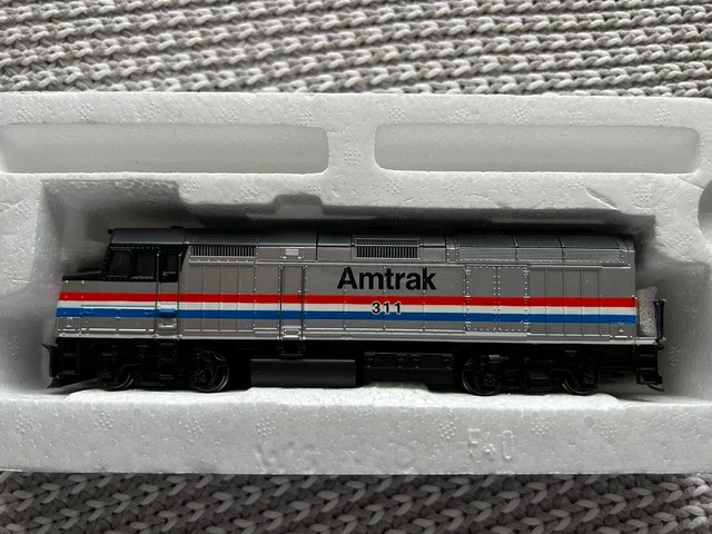 Locomotive Diesel Walthers EMD F40PH Amtrak – échelle H0, Neuve