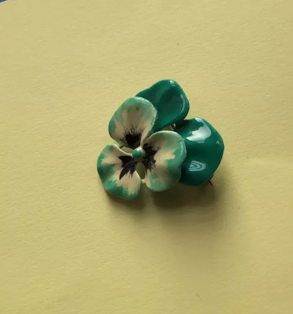 Kelly Emerald Green Pansy Flower Pin Brooch Painted Enamel CostumeJewelry 1960s