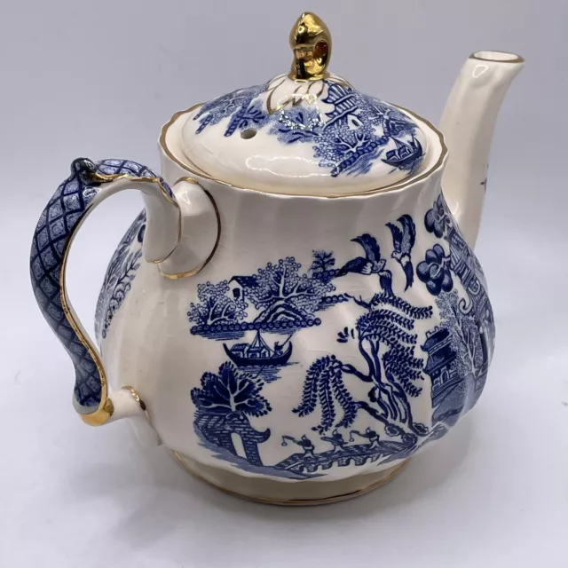 Sadler Blue Willow Tea Pot (Made in England) Two-cup Gold Trim, 5"