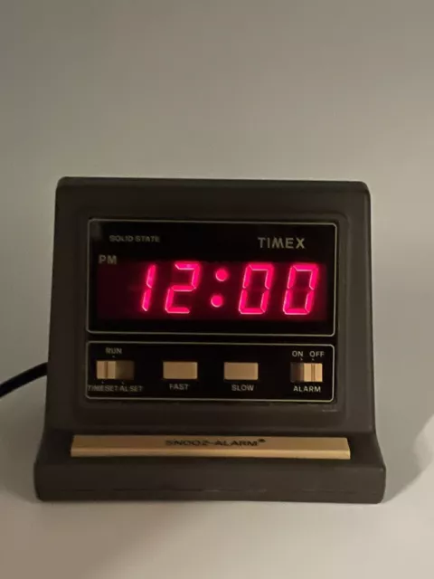 Vintage Timex Lighted (Red) Dial Electric Desk Alarm Clock  5212-5