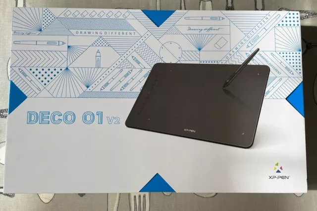 XP-Pen Deco 01 v2 Graphics Tablet, 8192 Sensitivity Levels, Customisable Shortcu