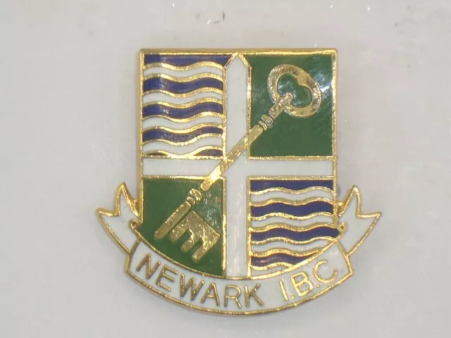 Newark Indoor Bowling Bowls Club Enamel Badge