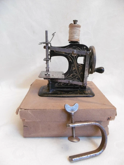 Petite Machine à Coudre Singer Enfant En Fonte - Époque 1900 - Avec Boîte