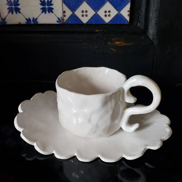 Tasse et sous tasse de la céramiste Fred Hervy  " Hello Fred "