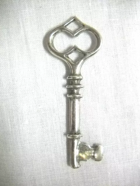Old Fashioned Skeleton Key Figure Eight Topper Pewter Pendant Adj Cord Necklace