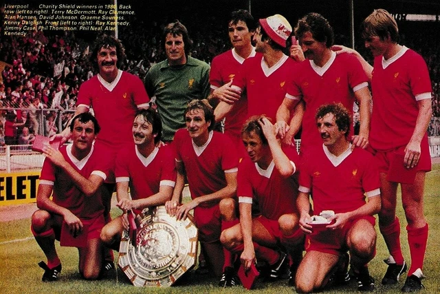 LIVERPOOL FOOTBALL TEAM Photo>198081 Season £3.50 PicClick UK