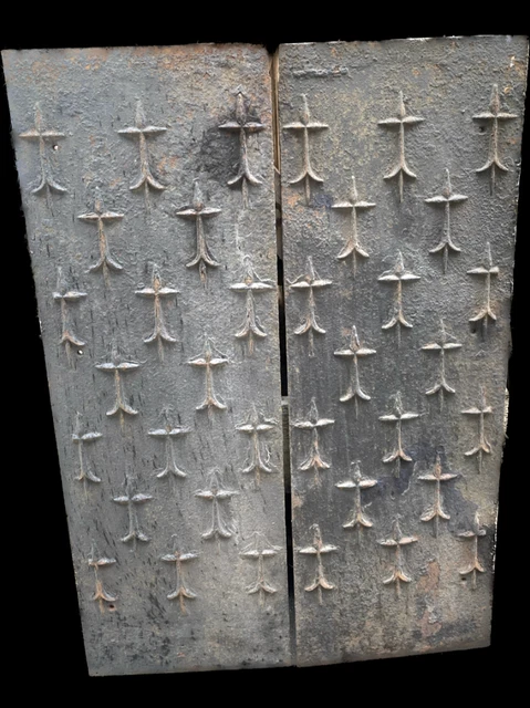 Deux Plaques De Cheminée En Fonte - Intérieur, XIXe Siècle, Vintage