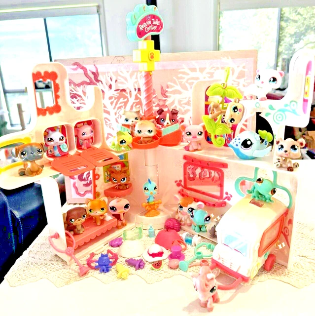 LITTLEST PET SHOP Pets Rescue Tails Centre Playset 20 Pets Extras