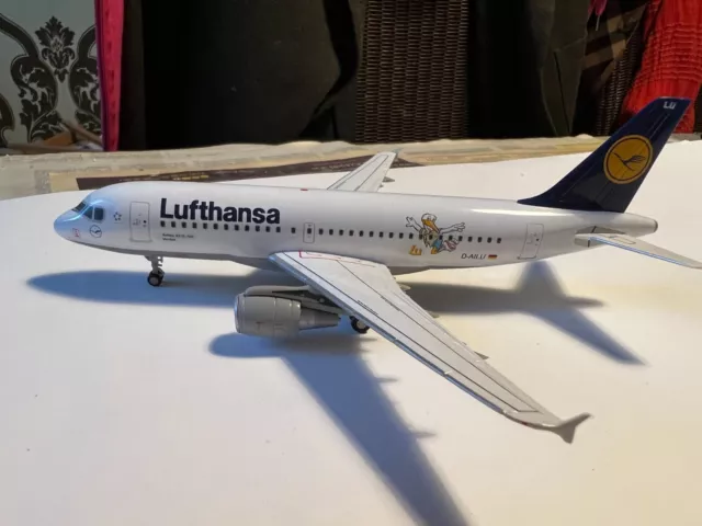 StarJets200 1:200 Lufthansa Airbus A319-114 reg D-AILU