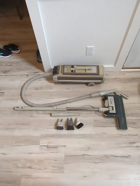 Vintage Electrolux Model 1521 Vacuum Cleaner Set - Tested Works With Accessories Vintage Electrolux Model 1521 Vacuum Cleaner Set - Tested Works With Accessories
