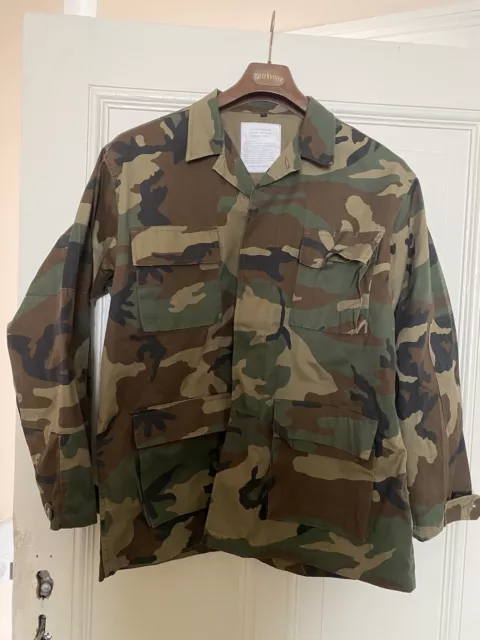 Combat Jacke Woodland L Tarnjacke Militär Uniform Mit Helmbezug