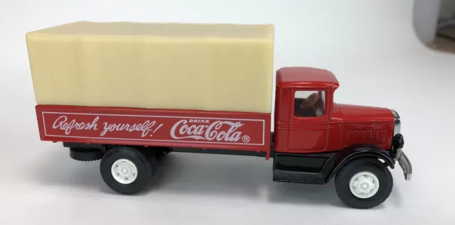 Hartoy Coca-Cola Red 1930s  Mack BM Delivery Truck 1:64 Scale Diecast C01031