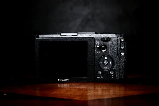 Ricoh GR II 16.2MP Digital Camera - Low Shutter Count (In USA) *very good* 7102 2