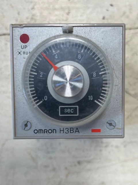 Omron H3BA-8 Timer With Base