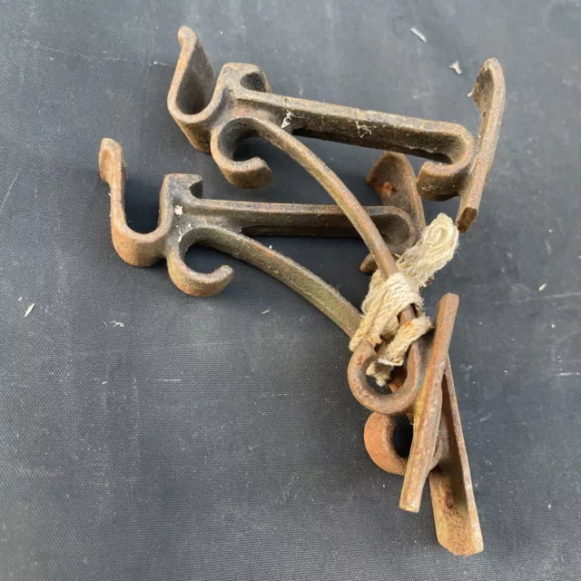Pair Cast Iron Curtain Rod Garden Hanging Brackets Old Paint Wall Mount Selvage