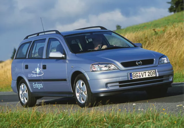 Opel Astra Caravan 1.6 CNG Pressefoto 2002 press photo 9 02 Foto 21 x 14,5 cm