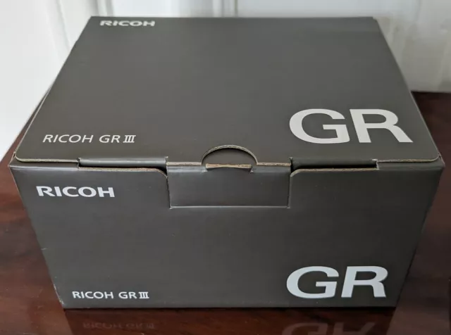 Ricoh GR III 24,2 Appareil Photo Numérique Compact 100% NEUF!!!   NEW IN BOX!
