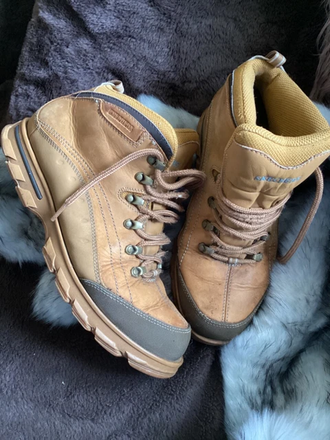 mens sketchers walking boots