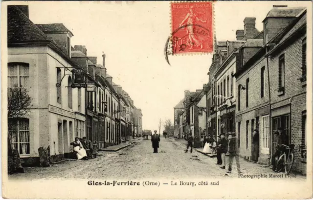 CPA Glos la Ferriere Orne - Le Bourg cote sud (800400)